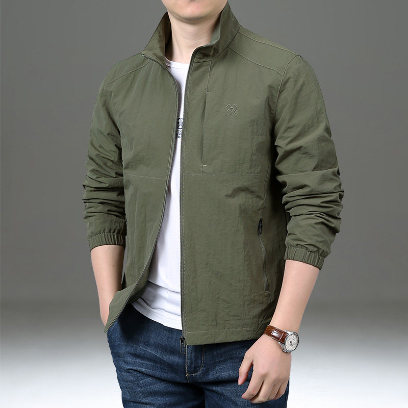 春秋外套男2026新款春装宽松运动休闲冲锋衣潮流防风立领夹克男装