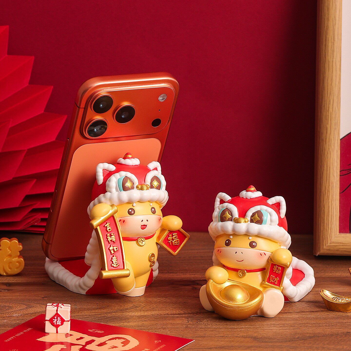 招财醒狮生肖马手机支架摆件办公桌面马年吉祥物装饰品车载饰品