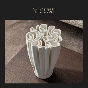 现货Y:CUBE丹麦进口fermLIVING Dedali北欧客厅卧室线条白色花瓶