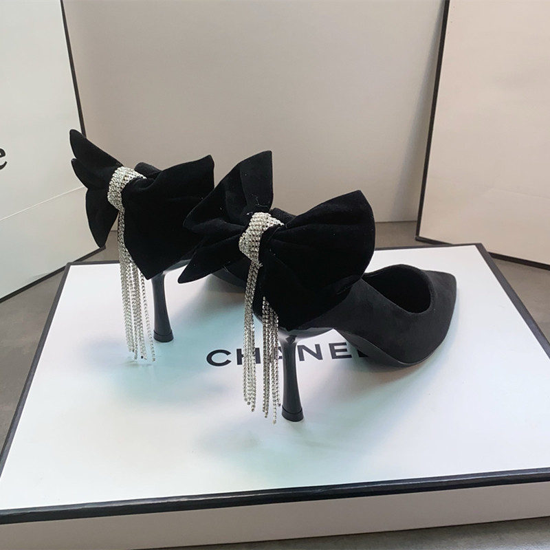 法式蝴蝶结高跟鞋绒面细跟2025年新款尖头水钻流苏链黑色宴会单鞋