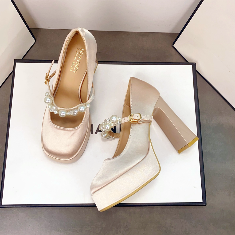 法式珍珠链高跟鞋女厚底防水台粗跟温柔风绸缎面香槟色玛丽珍婚鞋