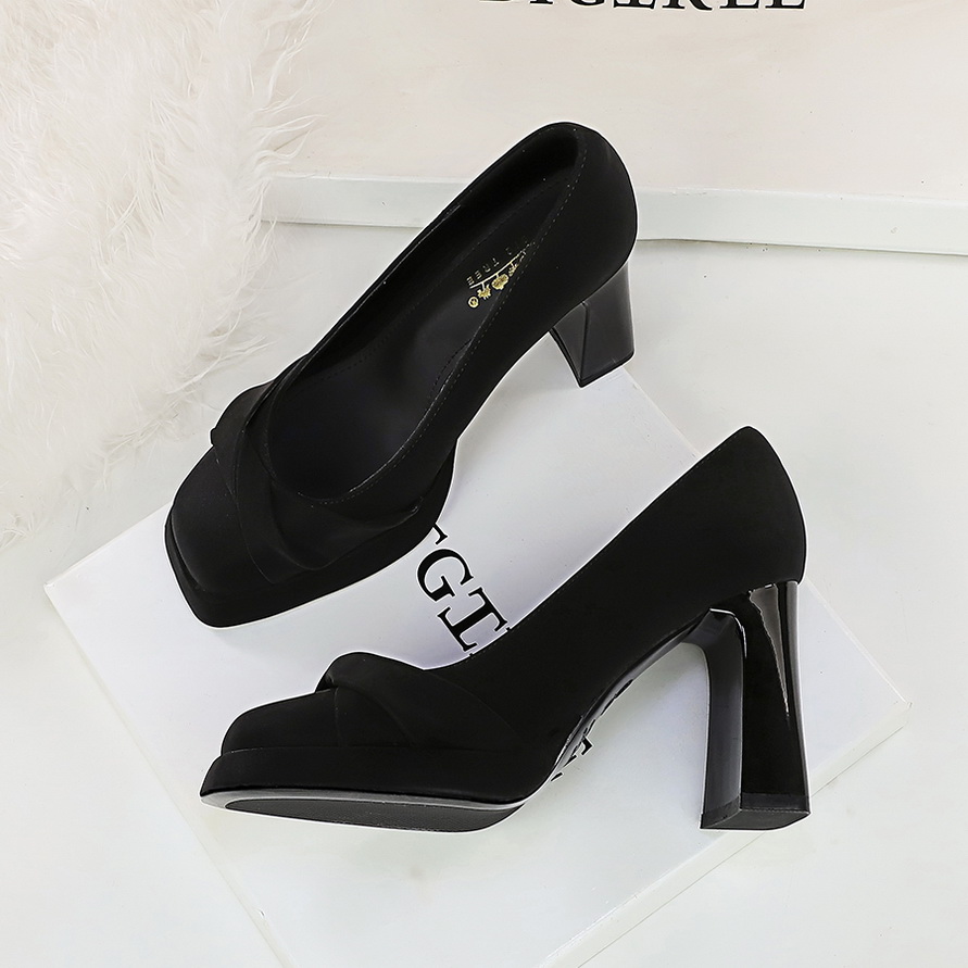 欧美风防水台蝴蝶结高跟鞋女粗跟方头百搭宴会浅口职业OL通勤单鞋