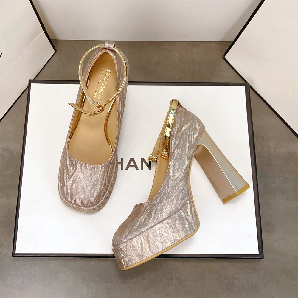 法式香槟色婚纱礼服鞋女粗跟亮片银色婚鞋厚底防水台一字带高跟鞋