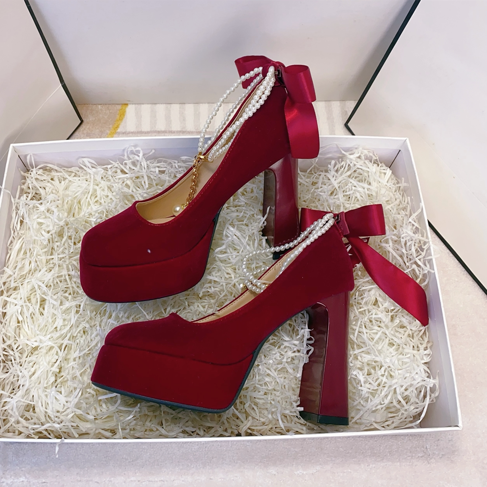 法式酒红色高跟鞋厚底玛丽珍鞋女粗跟一字扣带珍珠蝴蝶结绒面婚鞋