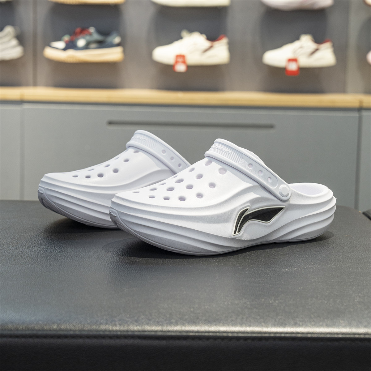 李宁苏打拖鞋男女2026夏新款透气沙滩凉鞋洞洞鞋户外鞋子AGUW005