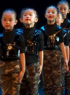 六一儿童演出服迷彩梦舞蹈服兵娃娃男女童幼儿园军装小小兵表演服