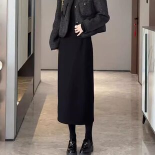 黑色毛呢半身裙女秋冬款2026新款a字开叉包臀高腰西装直筒长裙子