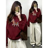 高级感新年红正肩卫衣女秋冬大码 胖MM圆领宽松马年印花时髦上衣潮