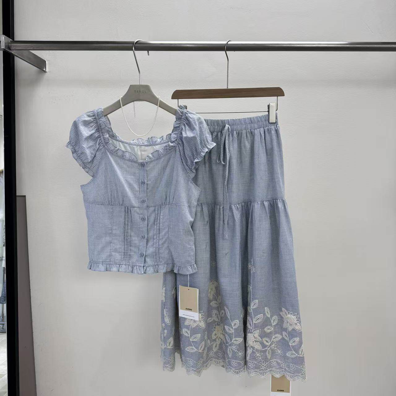 2026夏款设计感半身裙套装两件套女夏蓝色条纹衬衫重工刺绣长裙