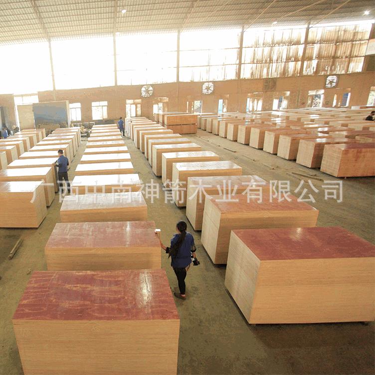 广西建筑模板厂家木模板表面平整松木桉木房建桥梁施工模板