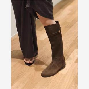 牛皮版~howus麂皮韩版小金扣显瘦长筒靴女棕色中筒靴子高筒骑士靴