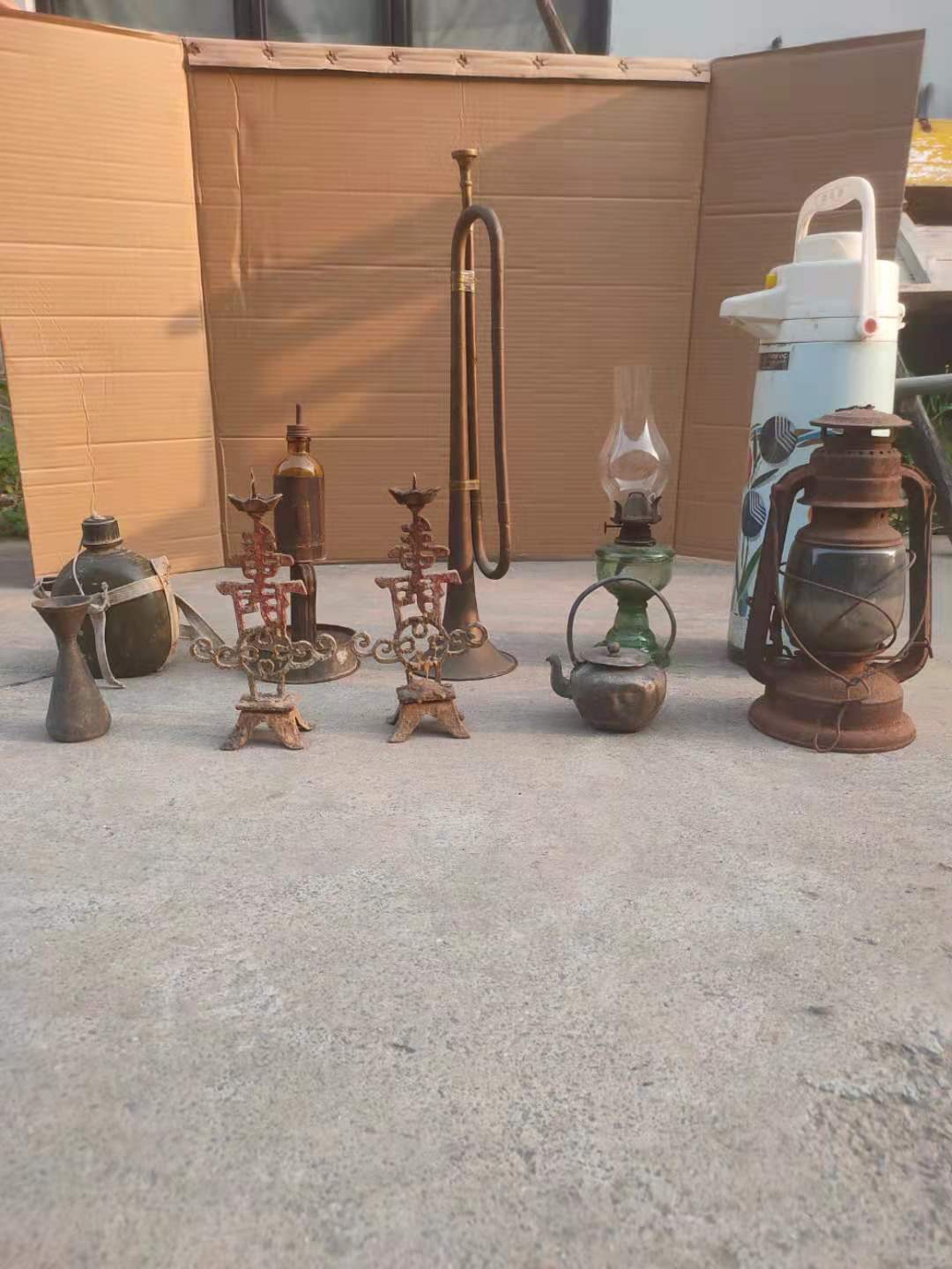 民俗老物件农村摆件烛台酒壶马灯暖瓶煤油灯水壶军号怀旧收藏杂项