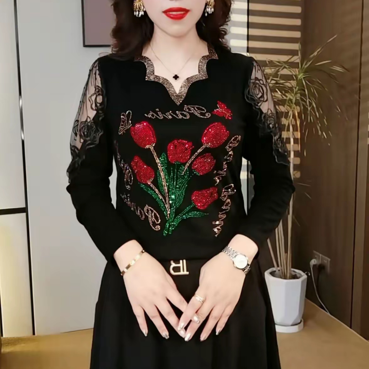 新款V领烫钻弹力网纱时尚玫瑰洋气小衫显瘦遮肉减龄百搭气质上衣