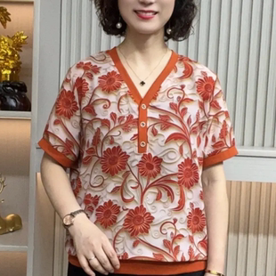 夏季新款时尚洋气V领短袖T恤宽松显瘦减龄妈妈装拨款百搭印花上衣