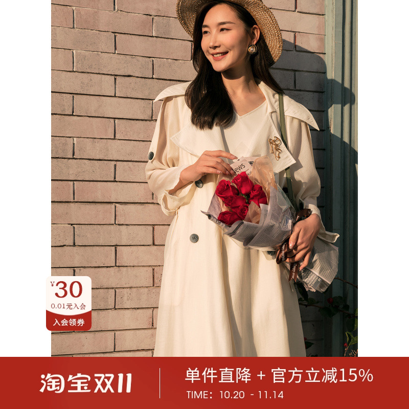 【设计师女装】莱芙艾迪儿春季新款简约大气翻领双排扣中长款风衣