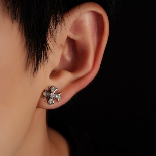 铜合金耳饰 小众耳钉轻奢耳饰 鸢尾花十字架满钻磁吸耳夹男女个性