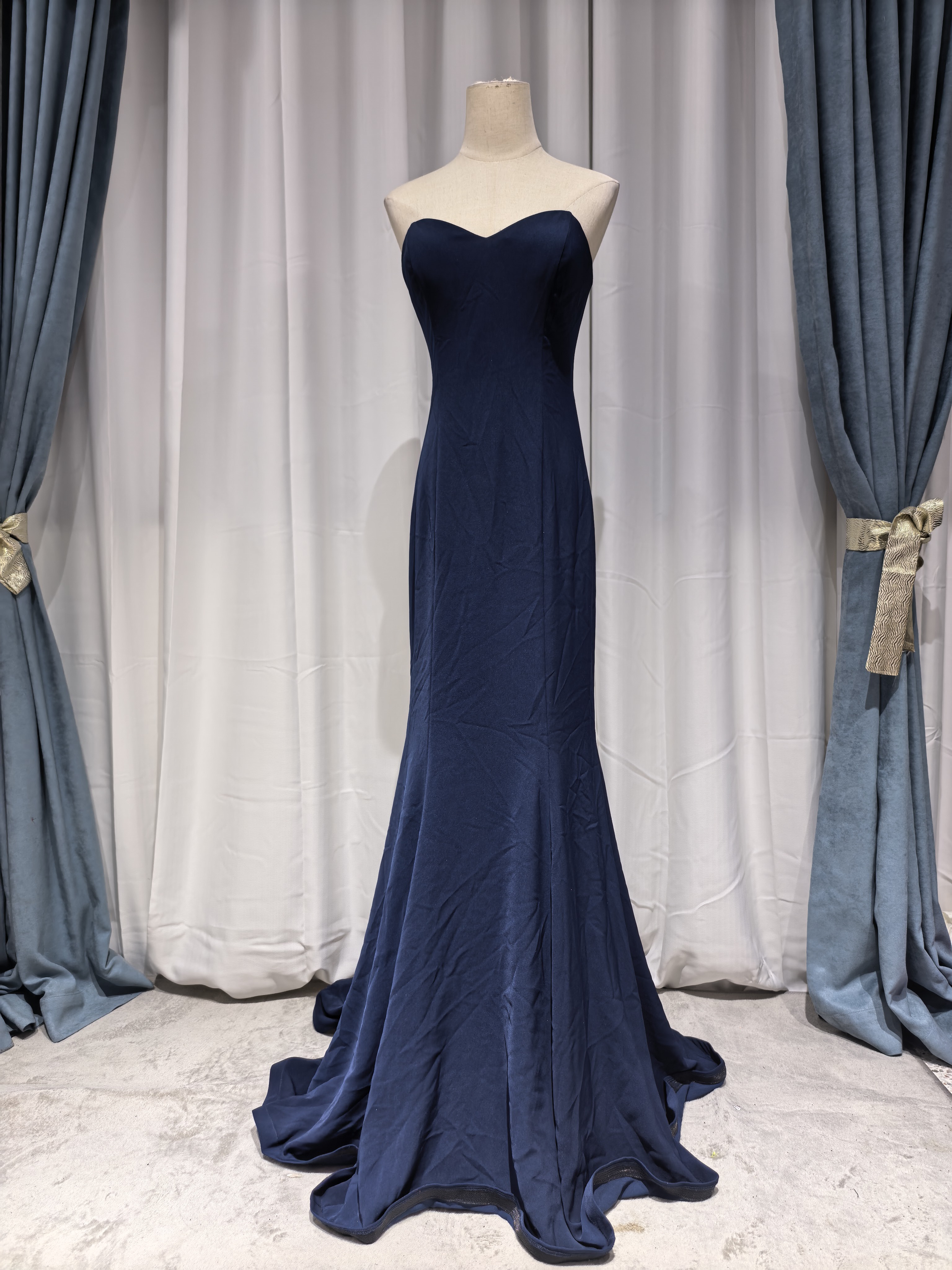 抹胸晚礼服2025新款宴会主持人鱼尾裙高级感黑色艺考毕业演出服女