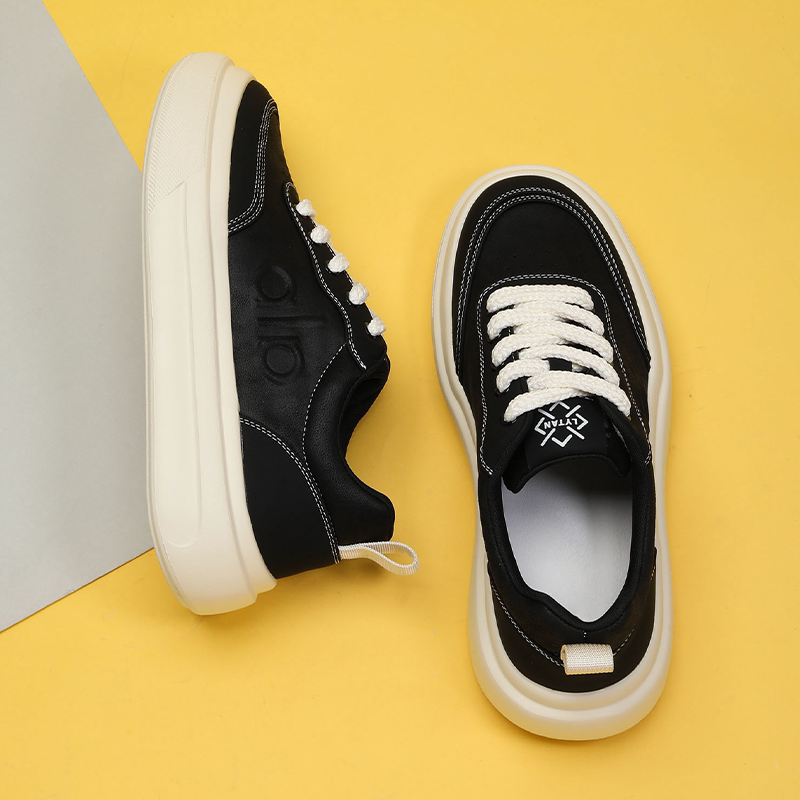 VIFIRFAR鞋子男鞋板鞋男款2026新款春款百搭黑色软皮厚底增高鞋男