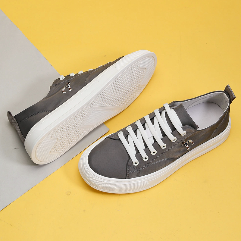 速干冰丝布鞋高级感男款2026春夏季透气软平底百搭一脚蹬休闲板鞋
