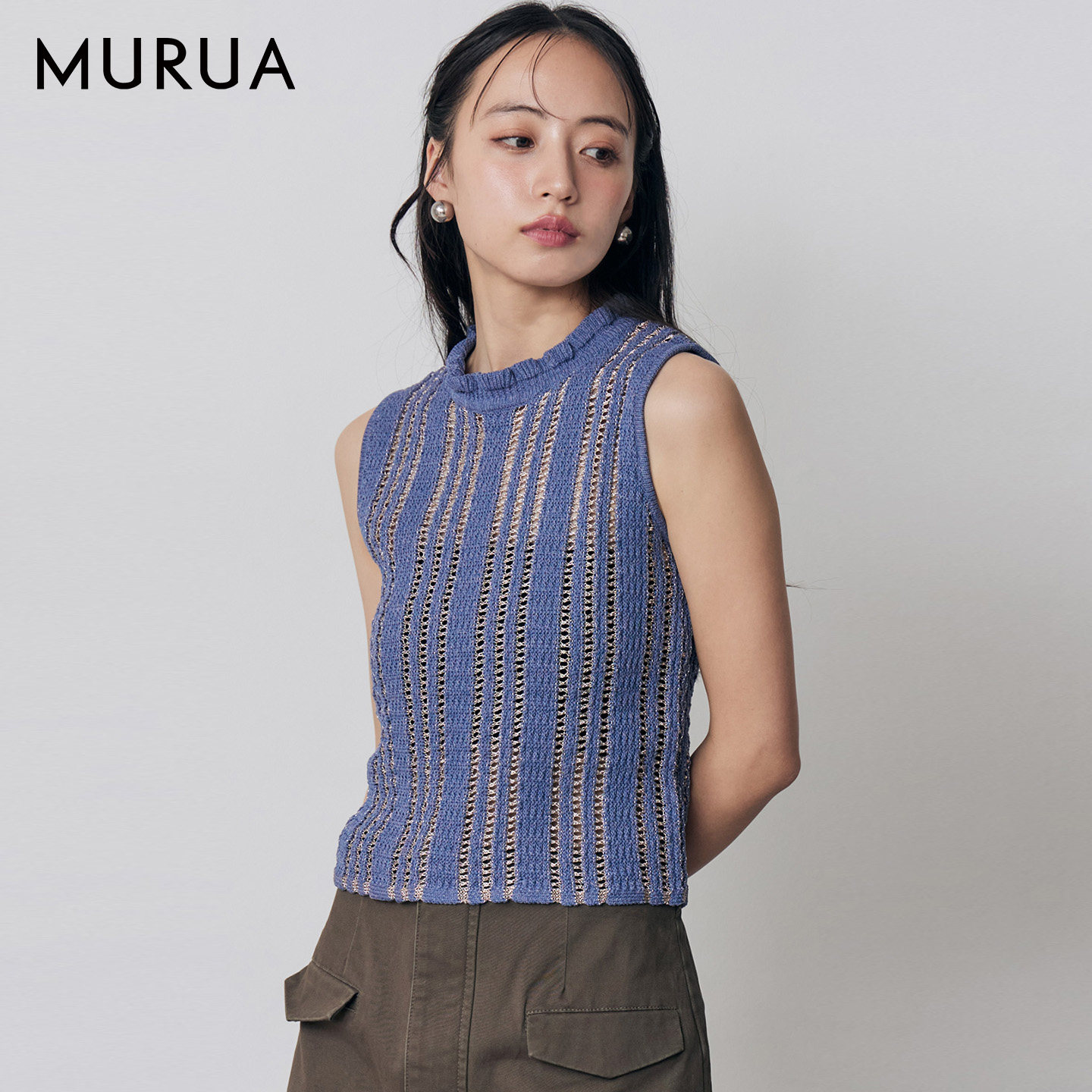 MURUA26春季新品半透镂空竖条提花小高领无袖针织背心0126226004