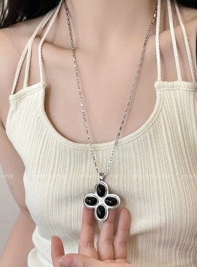 新中式国风项链唐装黑色花瓣吊坠毛衣链高级感锁骨链挂件配饰长款