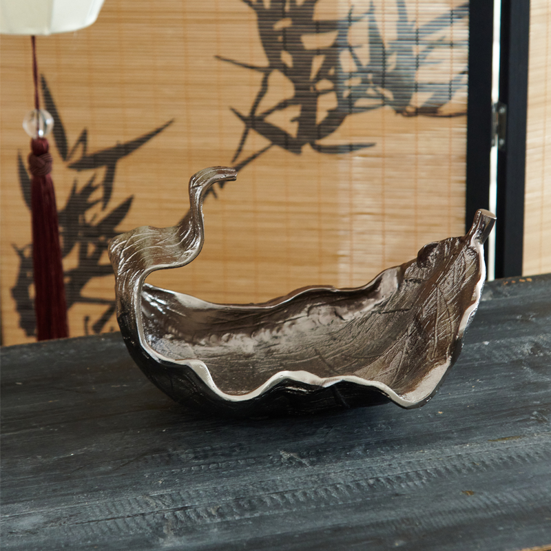 古铜色树叶子造型装饰果盘摆件