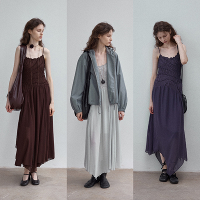 捏褶皱不规则度假风吊带连衣裙