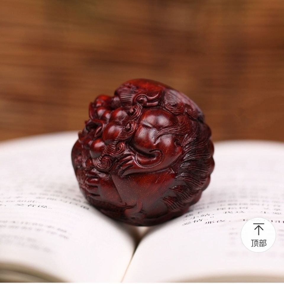 小叶紫檀木雕瑞兽貔貅保健球手把件男士随身把玩件红木文玩把件