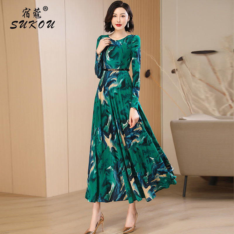 绿色艺术花色大摆裙女2024年秋装丝绒印花修身遮肚子妈妈款连衣裙