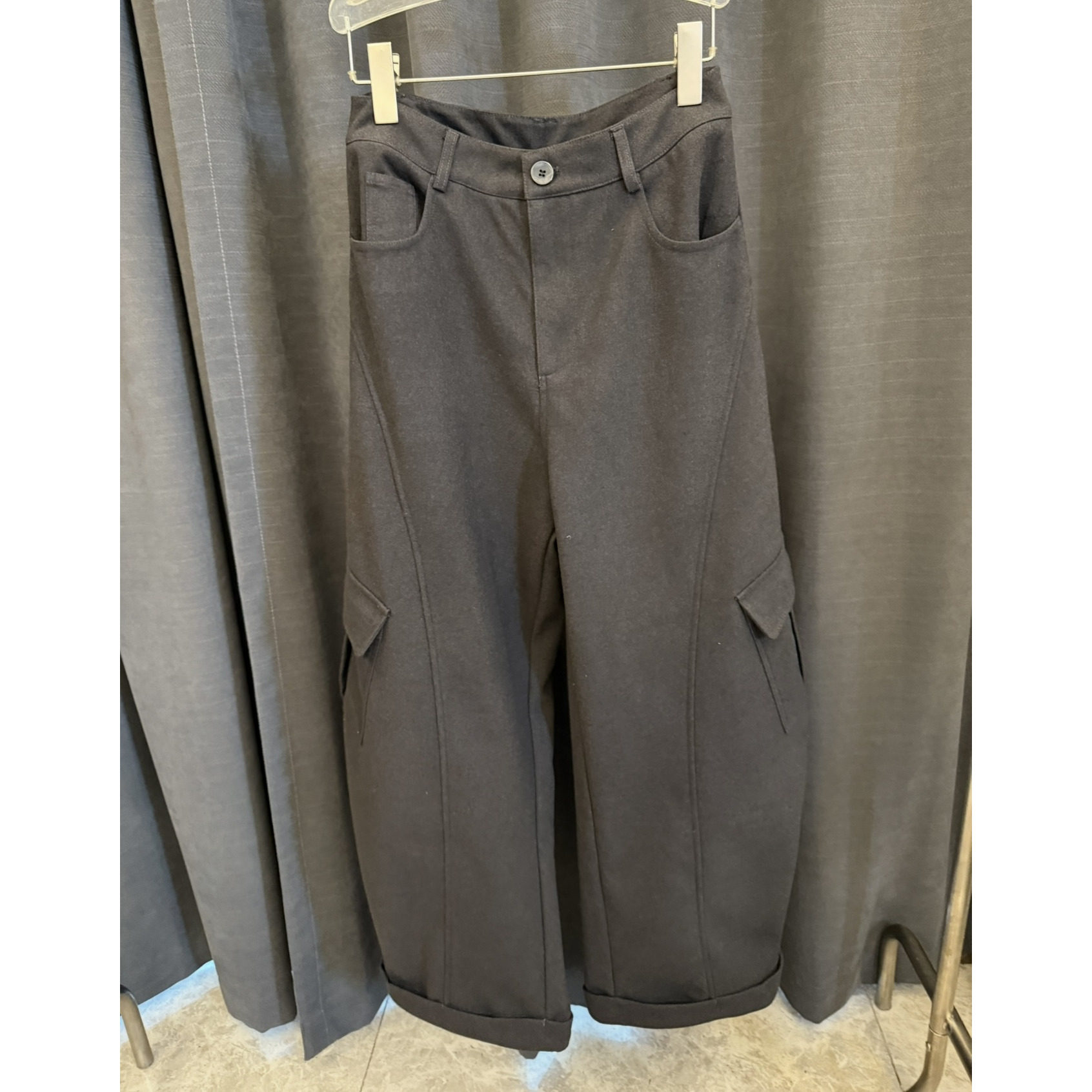 【BARRIFAIT】设计款加绒工装弯刀裤