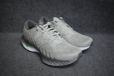 特价美津浓女透气鞋面缓震跑步鞋