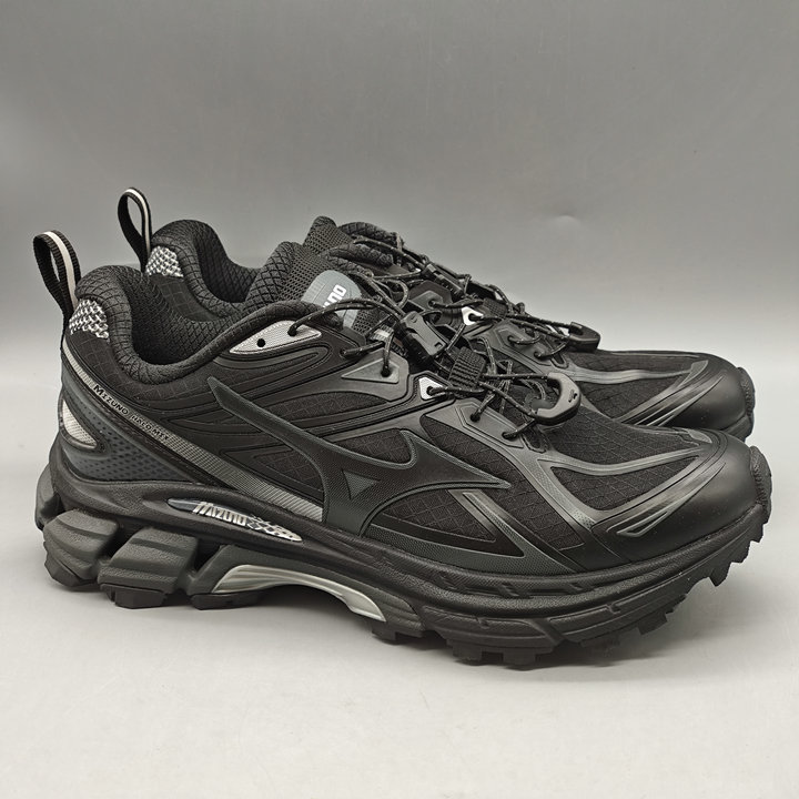 特价美津秋冬防泼水缓震徒步跑鞋