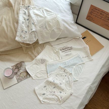 白色系可爱小狗7A婴儿棉抑菌16厘米加裆内裤女中腰纯棉包臀三角裤