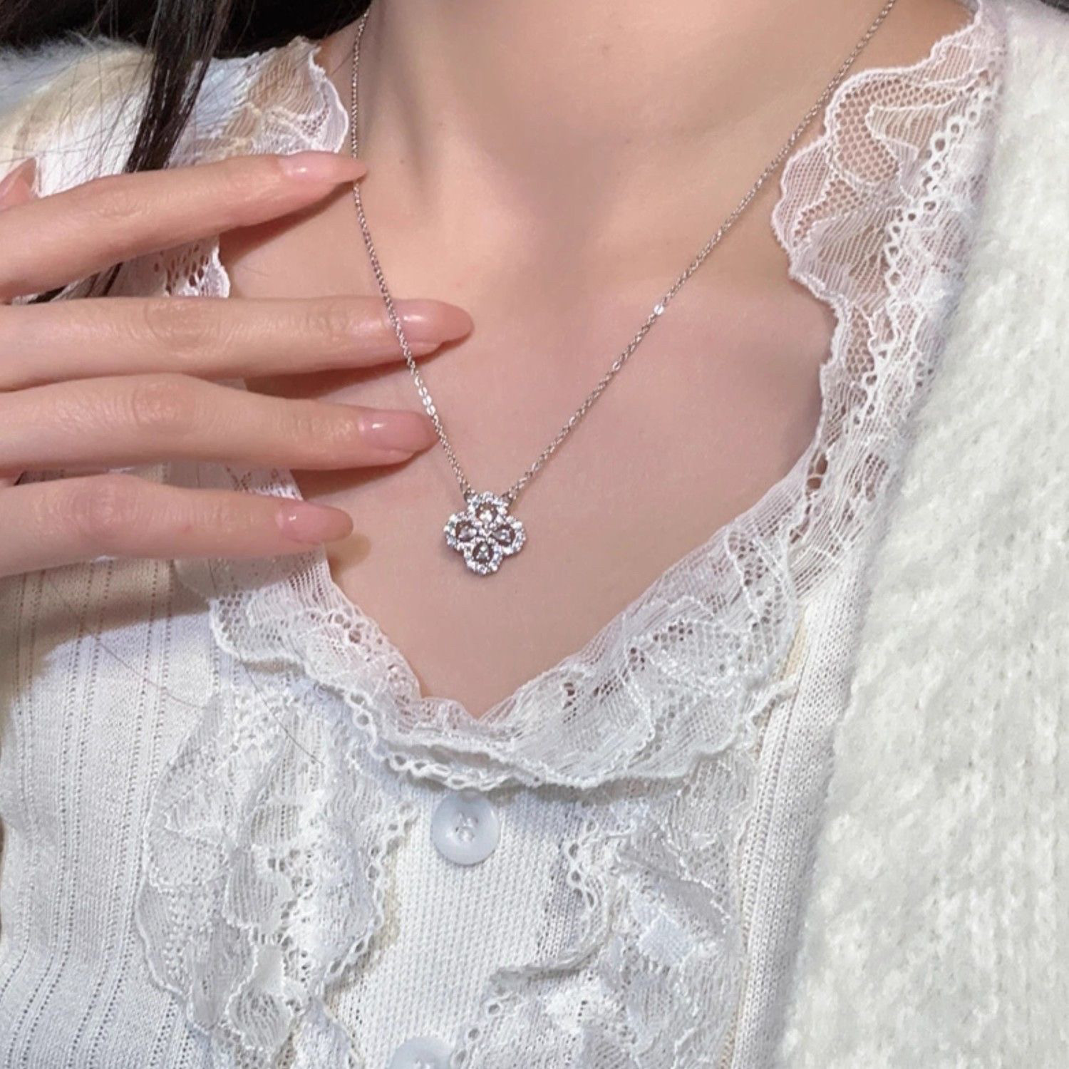 S925纯银四叶草项链女轻奢小众设计感锁骨链2025新爆款颈链配饰