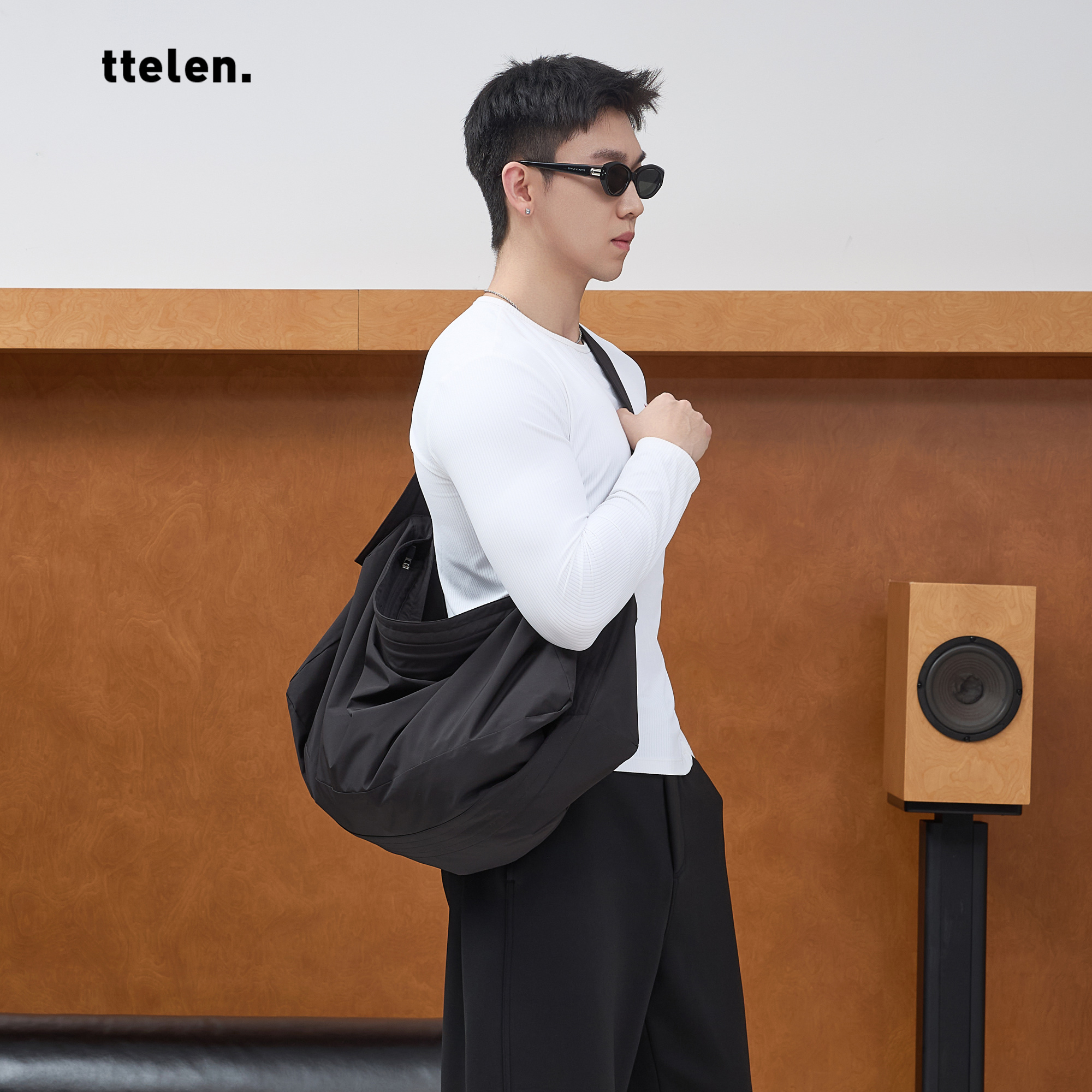 ttelen.健身包包男女大容量斜挎包旅行运动背包单肩包