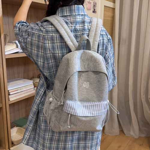 学院风撞色拼接双肩包女轻便大容量百搭休闲学生书包上课通勤背包