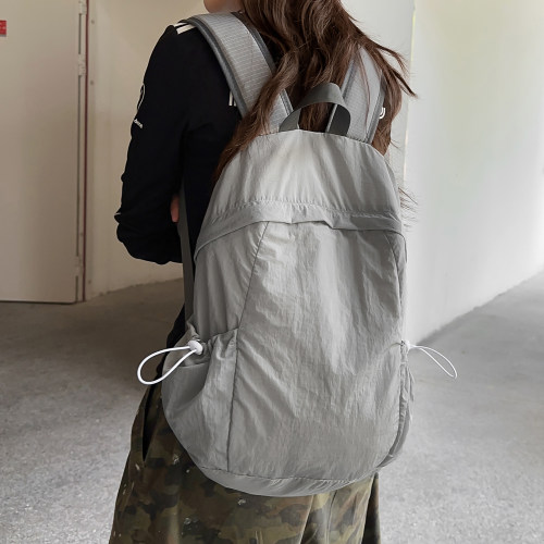 户外旅行背包简约休闲风大容量双肩背包男女学生书包轻便旅行背包