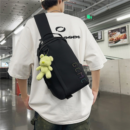 胸包男潮牌2025新款男士背包大容量斜跨女休闲百搭男生单肩斜挎包