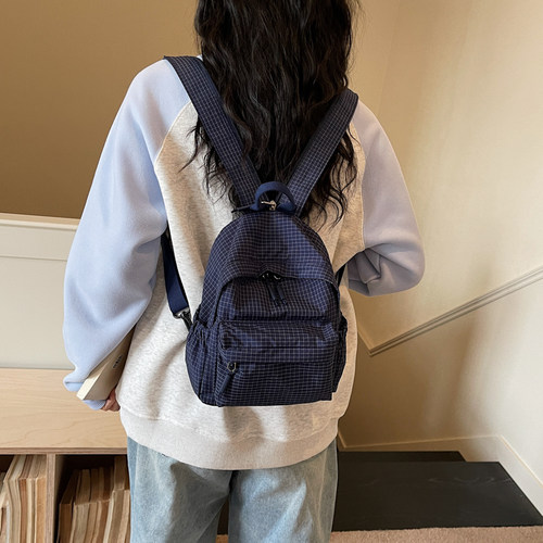 格纹双肩包女2026新款休闲百搭迷你小背包学生书包胸包旅行出游包