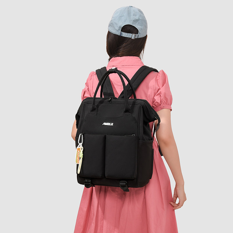 高颜值妈咪包轻便多口袋母婴外出便携收纳包时尚宝爸遛娃双肩背包图片