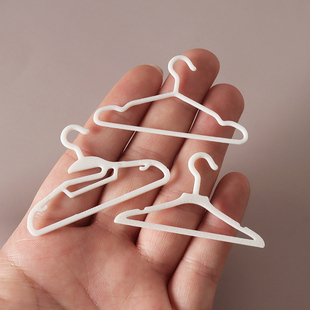 Dollhouse娃娃屋袖珍迷你小衣架 芭比娃娃衣服展示小衣架玩偶配件