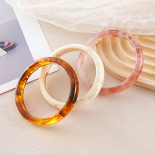 晕染系手镯女小众设计高级感冷淡风复古琥珀色亚克力2024年新款