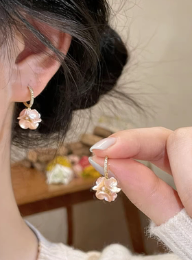 小众气质粉色小花珍珠花球耳扣女