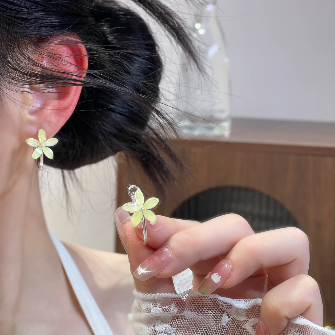 春日多巴胺黄花耳圈设计感耳环女