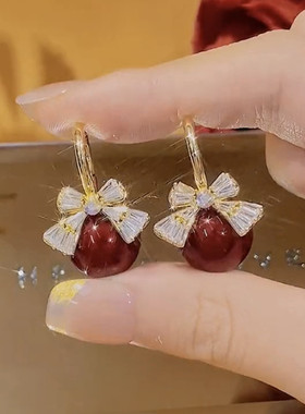 轻奢高级感锆石蝴蝶结红色珍珠耳环女小众设计感耳扣气质新年耳饰