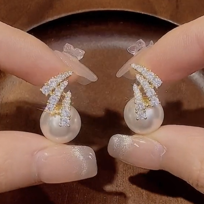 气质微镶满钻珍珠耳钉女轻奢高级感耳环2025新款精致百搭银针耳饰