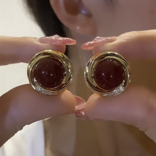 气质红豆耳环复古港风高级感大气红色珍珠耳扣2025新款银针耳钉女