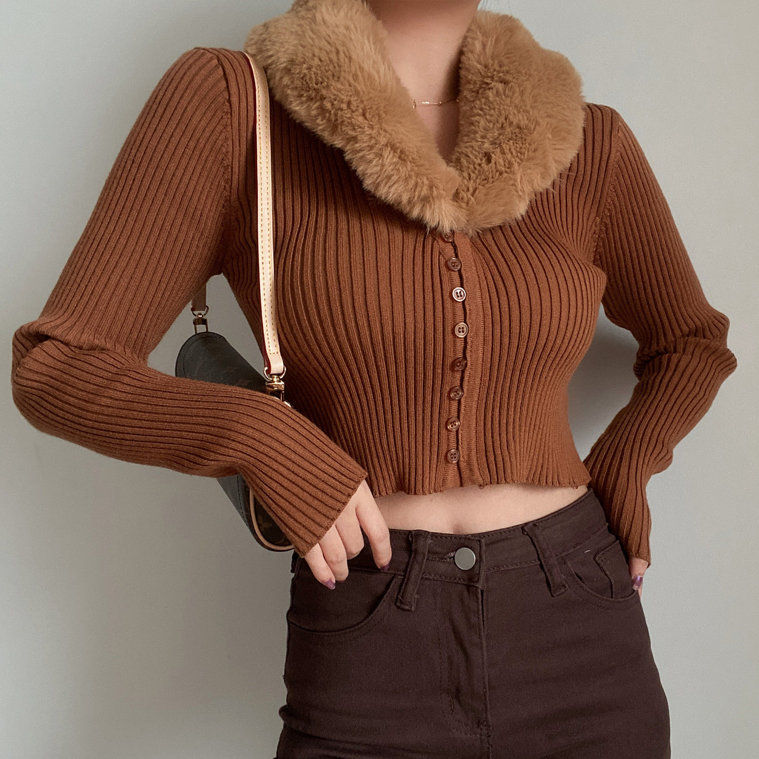 毛领可拆卸高腰短款针织上衣