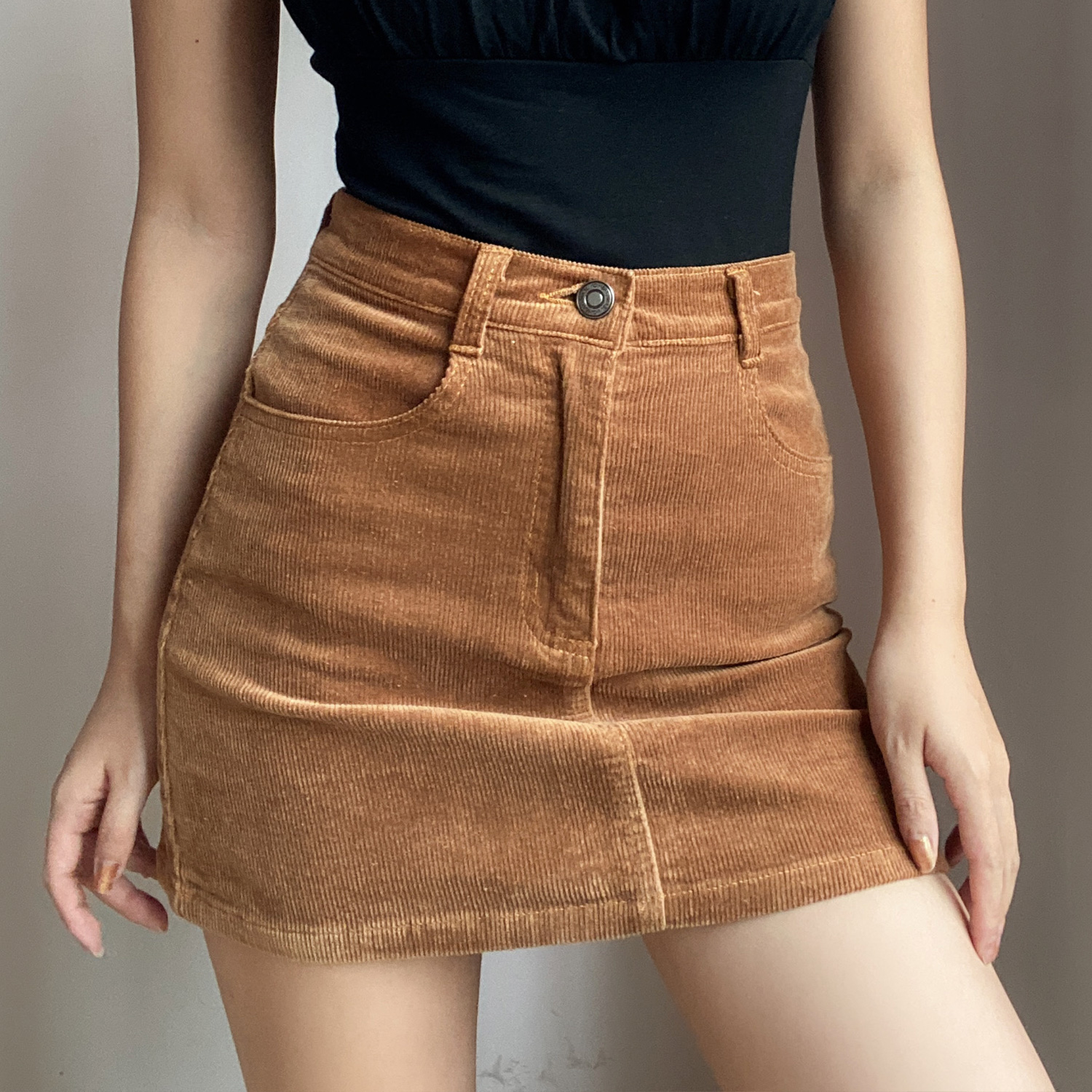 复古高腰短款一粒扣性感包臀裙