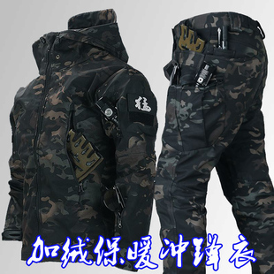 户外鲨鱼皮软壳冲锋衣套装男防风防水钓鱼外套冬季加绒加厚登山服